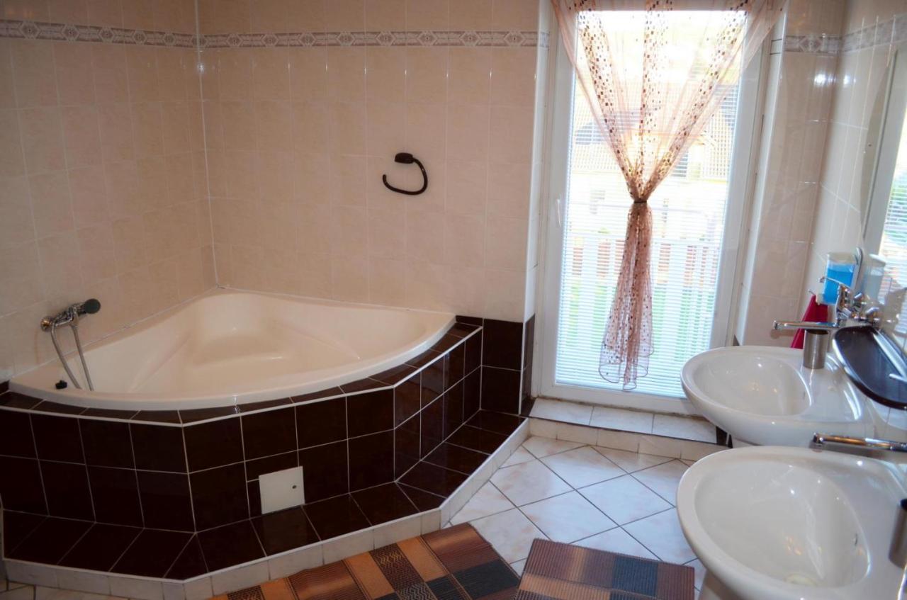 Apartmany Riviera A Chalupa Riviera Liptov, Bešeňová Zewnętrze zdjęcie